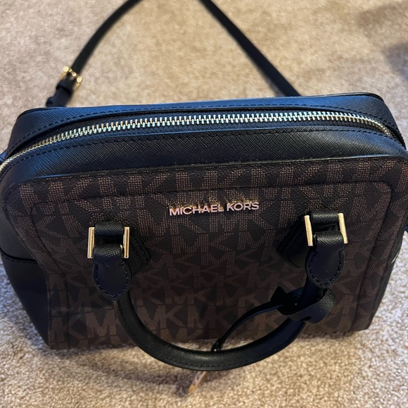 Like New Michael Kors Satchel - Picture 2 of 16